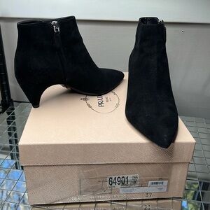 Prada Sz 7 Black Short Suede Kitten Heel Ankle Zip Pointed Toe 2” Heel Booties